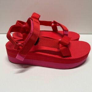 Teva Universal Platform Sandal, Size 8, Hot Pink